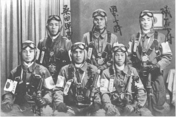 Иллюстрация к книге — Камикадзе. "Божественный ветер" в истории Японии [i_141.jpg]