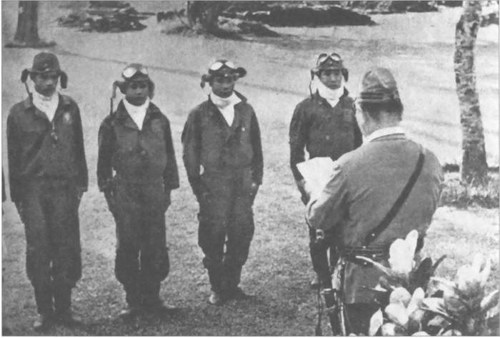 Иллюстрация к книге — Камикадзе. "Божественный ветер" в истории Японии [i_153.jpg]