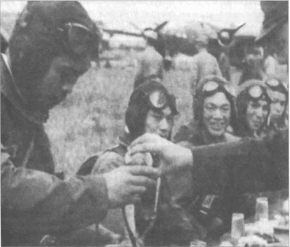 Иллюстрация к книге — Камикадзе. "Божественный ветер" в истории Японии [i_173.jpg]