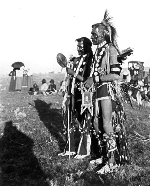 Иллюстрация к книге — Сила шаманов. Боевая и лечебная магия индейцев Дикого Запада [i_016.jpg]