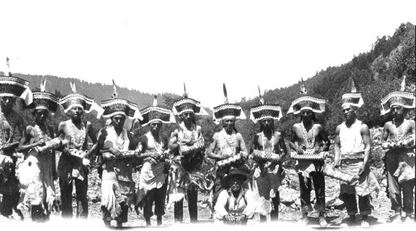 Иллюстрация к книге — Сила шаманов. Боевая и лечебная магия индейцев Дикого Запада [i_056.jpg]