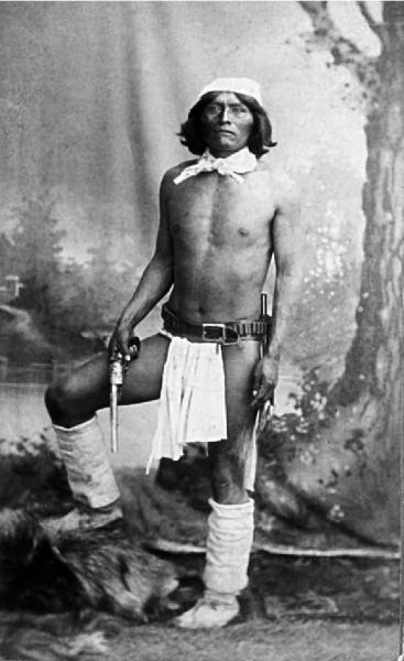 Иллюстрация к книге — Сила шаманов. Боевая и лечебная магия индейцев Дикого Запада [i_071.jpg]