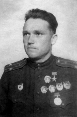 Иллюстрация к книге — Неизвестные солдаты. Сражения на внешнем фронте блокады Ленинграда [i_030.jpg]