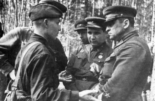 Иллюстрация к книге — Неизвестные солдаты. Сражения на внешнем фронте блокады Ленинграда [i_048.jpg]