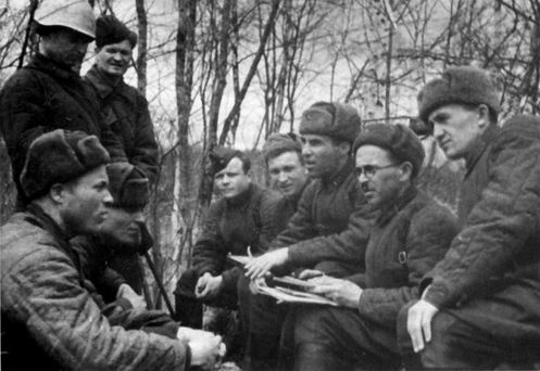 Иллюстрация к книге — Неизвестные солдаты. Сражения на внешнем фронте блокады Ленинграда [i_049.jpg]