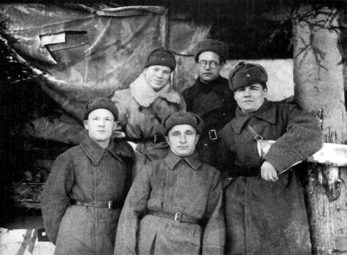 Иллюстрация к книге — Неизвестные солдаты. Сражения на внешнем фронте блокады Ленинграда [i_063.jpg]