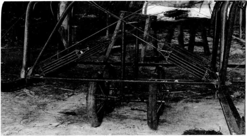 Иллюстрация к книге — "Илья Муромец". Гордость русской авиации [i_012.jpg]