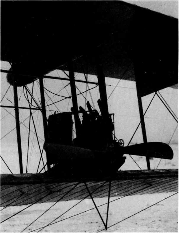 Иллюстрация к книге — "Илья Муромец". Гордость русской авиации [i_033.jpg]