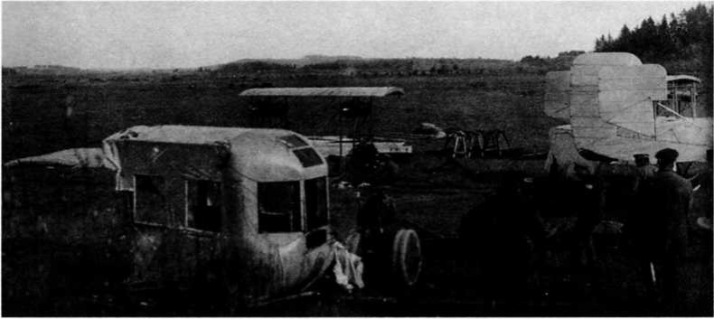 Иллюстрация к книге — "Илья Муромец". Гордость русской авиации [i_067.jpg]