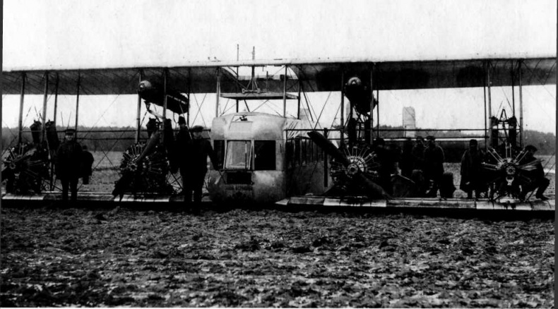 Иллюстрация к книге — "Илья Муромец". Гордость русской авиации [i_214.jpg]