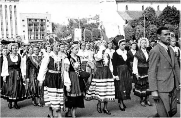 Иллюстрация к книге — Великая сталинская империя [i_007.jpg]