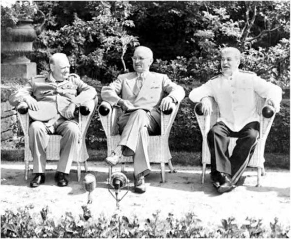 Иллюстрация к книге — Великая сталинская империя [i_014.jpg]