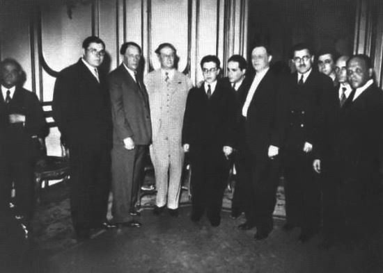 Иллюстрация к книге — Писатели и советские вожди [i_041.jpg]