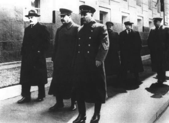 Иллюстрация к книге — Писатели и советские вожди [i_065.jpg]