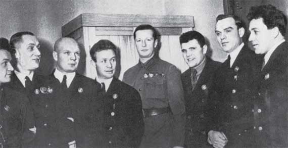 Иллюстрация к книге — Российская история в лицах [i_180.jpg]