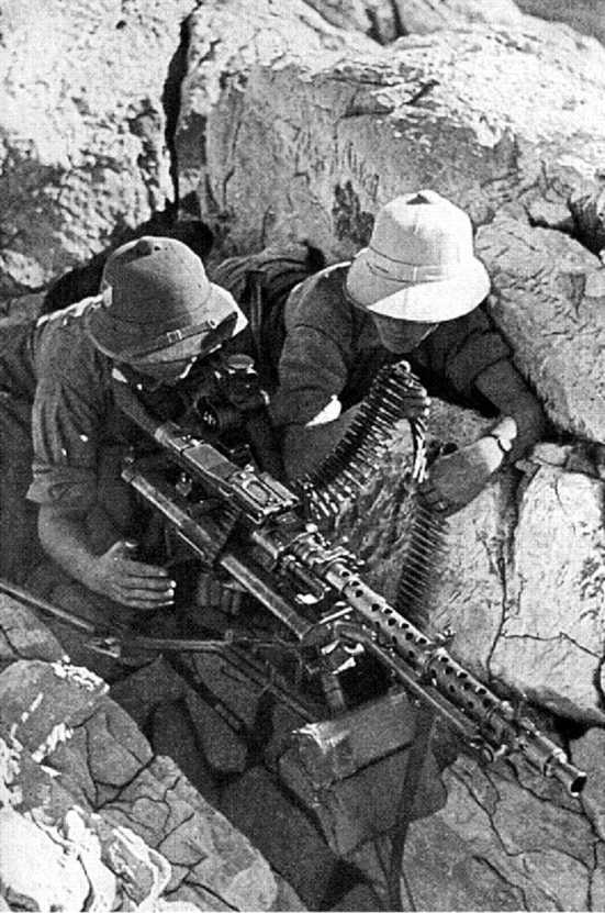 Иллюстрация к книге — Адский косильщик. Пулемет на полях сражений XX века [i_008.jpg]