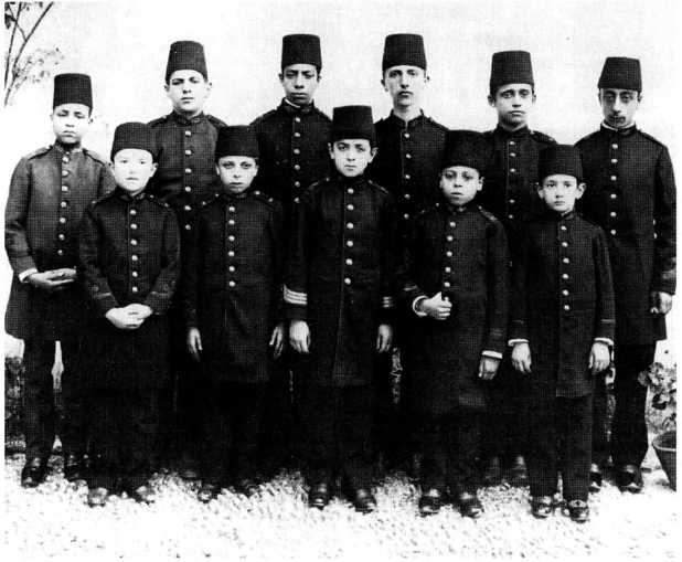 Иллюстрация к книге — История Османской империи. Видение Османа [i_039.jpg]