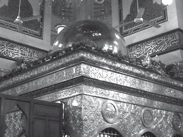 Иллюстрация к книге — История ислама. Исламская цивилизация от рождения до наших дней [i_110.jpg]