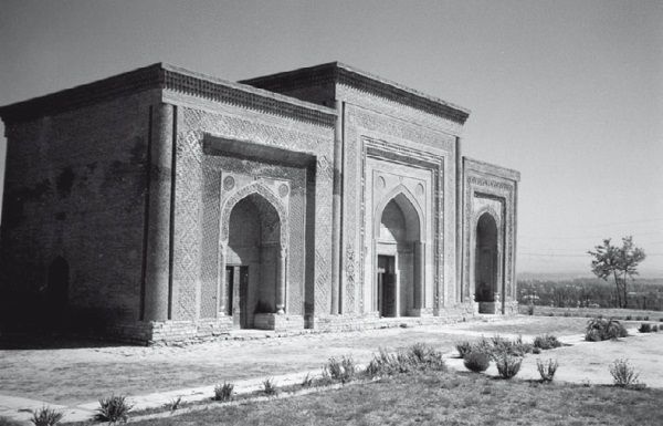 Иллюстрация к книге — История ислама. Исламская цивилизация от рождения до наших дней [i_125.jpg]