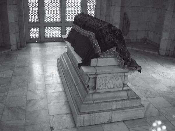 Иллюстрация к книге — История ислама. Исламская цивилизация от рождения до наших дней [i_158.jpg]