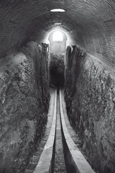 Иллюстрация к книге — История ислама. Исламская цивилизация от рождения до наших дней [i_223.jpg]