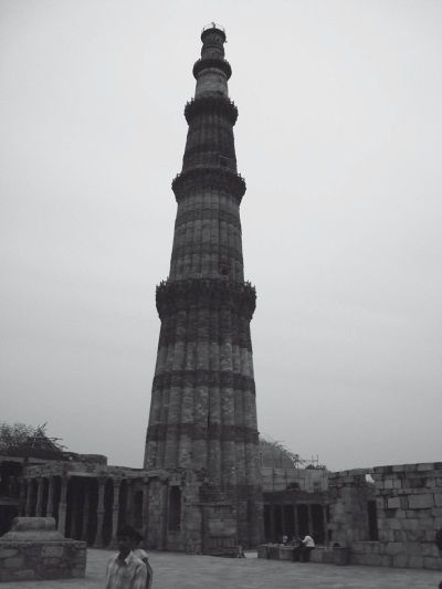 Иллюстрация к книге — История ислама. Исламская цивилизация от рождения до наших дней [i_232.jpg]