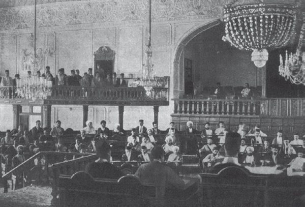 Иллюстрация к книге — История ислама. Исламская цивилизация от рождения до наших дней [i_348.jpg]