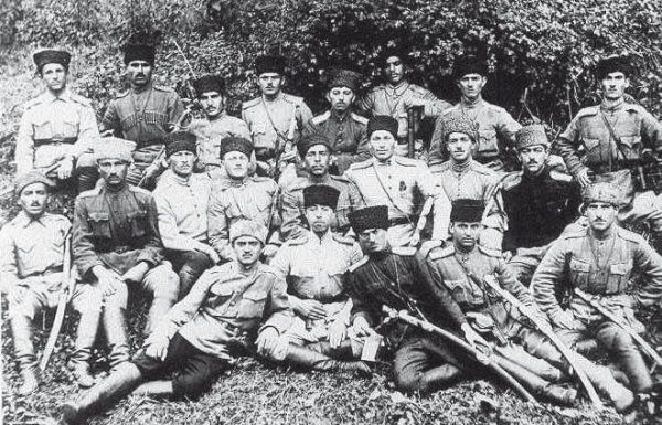 Иллюстрация к книге — История ислама. Исламская цивилизация от рождения до наших дней [i_352.jpg]