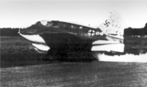 Иллюстрация к книге — Me 163 "Komet" – истребитель "Летающих крепостей" [i_035.jpg]