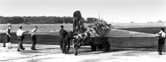 Иллюстрация к книге — Me 163 "Komet" – истребитель "Летающих крепостей" [i_069.jpg]