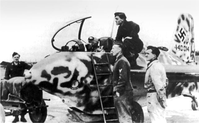 Иллюстрация к книге — Me 163 "Komet" – истребитель "Летающих крепостей" [i_071.jpg]