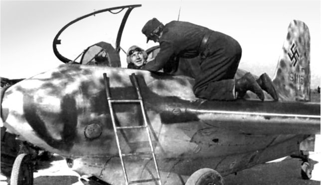 Иллюстрация к книге — Me 163 "Komet" – истребитель "Летающих крепостей" [i_092.jpg]