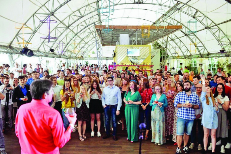 Иллюстрация к книге — Бизнес - это страсть. Идем вперед! 35 принципов от топ-менеджера Оzоn.ru [i_116.jpg]