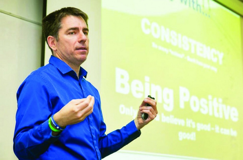 Иллюстрация к книге — Бизнес - это страсть. Идем вперед! 35 принципов от топ-менеджера Оzоn.ru [i_126.jpg]