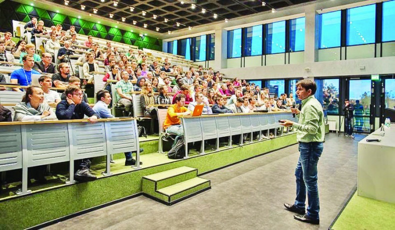 Иллюстрация к книге — Бизнес - это страсть. Идем вперед! 35 принципов от топ-менеджера Оzоn.ru [i_140.jpg]