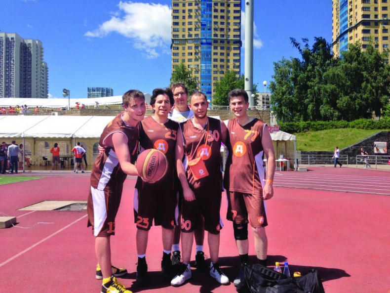 Иллюстрация к книге — Бизнес - это страсть. Идем вперед! 35 принципов от топ-менеджера Оzоn.ru [i_154.jpg]