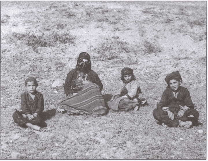 Иллюстрация к книге — Друзья и враги за Кавказским хребтом [i_025.jpg]