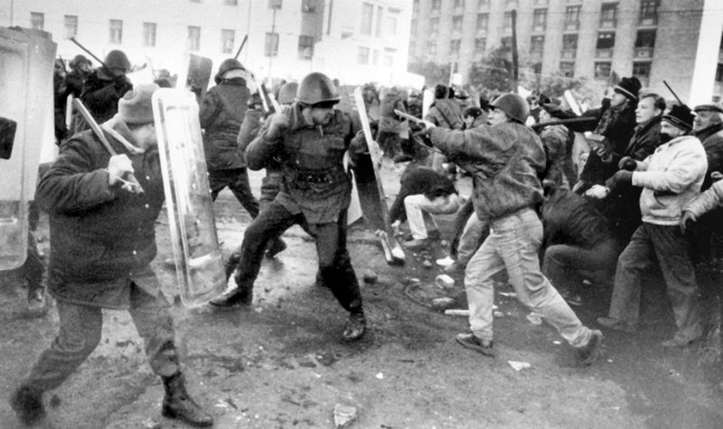 Иллюстрация к книге — Жертвы Черного Октября. 1993 [i_040.jpg]