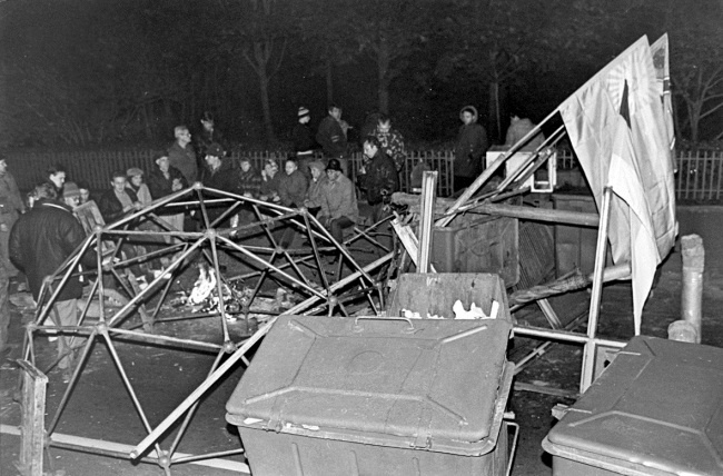 Иллюстрация к книге — Жертвы Черного Октября. 1993 [i_047.jpg]