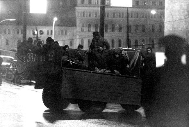 Иллюстрация к книге — Жертвы Черного Октября. 1993 [i_056.jpg]