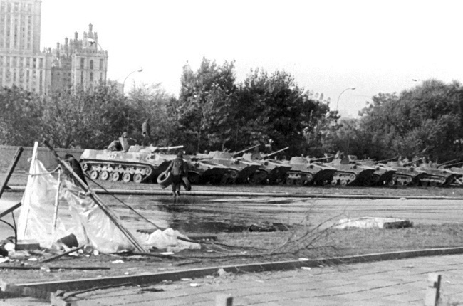 Иллюстрация к книге — Жертвы Черного Октября. 1993 [i_067.jpg]