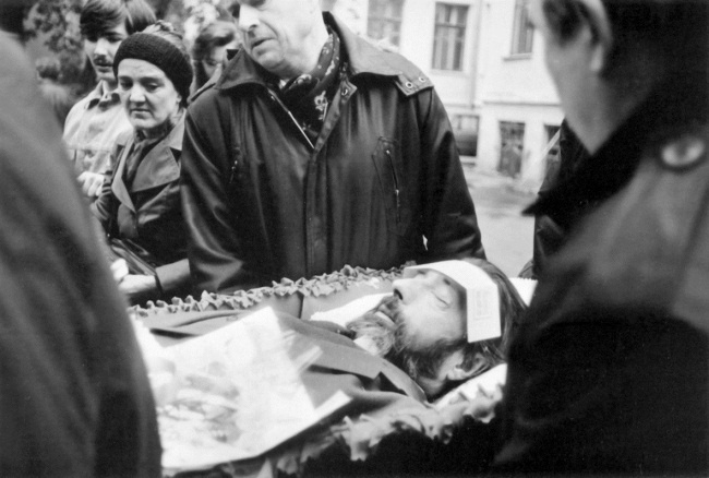 Иллюстрация к книге — Жертвы Черного Октября. 1993 [i_079.jpg]