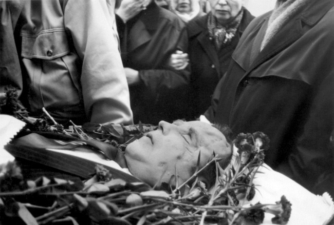 Иллюстрация к книге — Жертвы Черного Октября. 1993 [i_080.jpg]