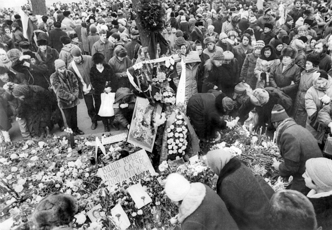 Иллюстрация к книге — Жертвы Черного Октября. 1993 [i_082.jpg]