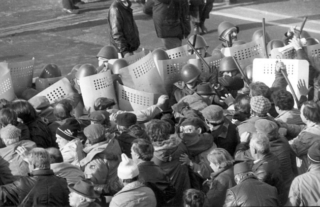 Иллюстрация к книге — Жертвы Черного Октября. 1993 [i_096.jpg]