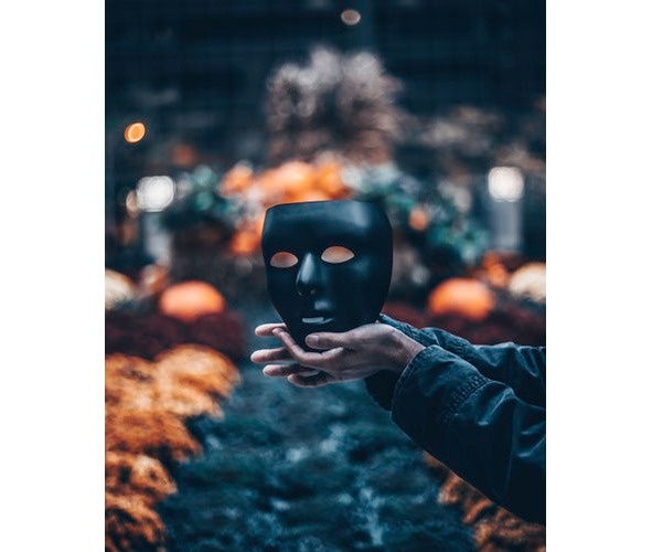 Иллюстрация к книге — Три слова [image13_5b75a78a065a920600d49a37_jpg.jpg]