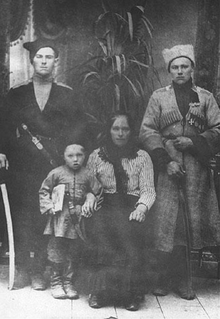 Иллюстрация к книге — Епистинья Степанова [i_014.jpg]