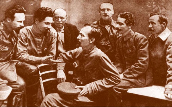 Иллюстрация к книге — Внутренние войска. История в лицах [i_030.jpg]