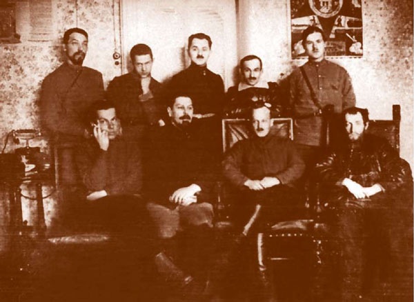 Иллюстрация к книге — Внутренние войска. История в лицах [i_032.jpg]