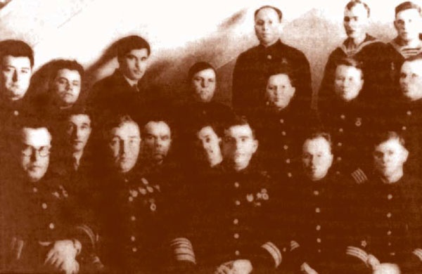 Иллюстрация к книге — Внутренние войска. История в лицах [i_068.jpg]